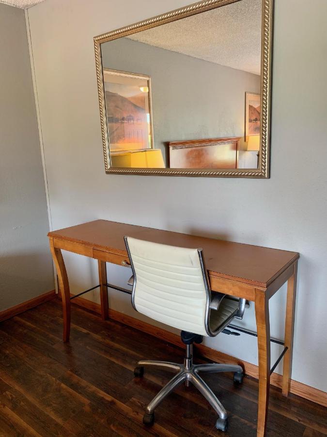 Hiway Inn Express Elk City Zewnętrze zdjęcie